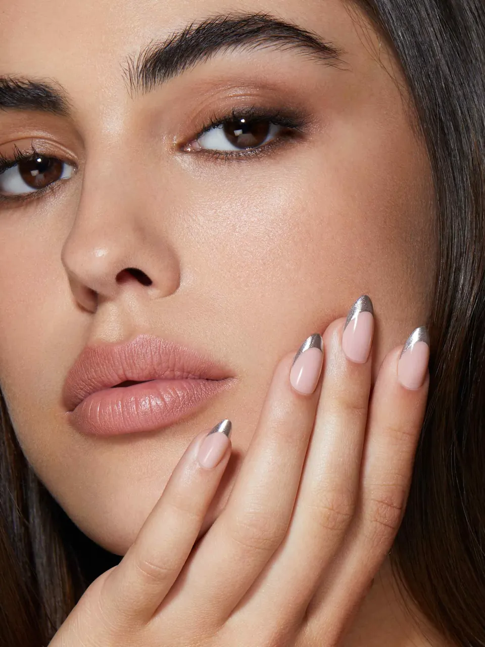 The Long-Lasting Charm of Waterless Ukrainian Manicures: Benefits You Should Know