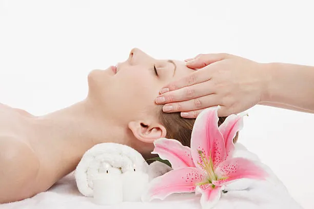 Spring Awakening: Rejuvenate Your Skin with the Ultimate Face Massage